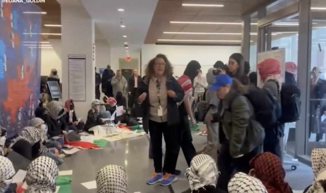 New York’ta Barnard Koleji'nin kütüphanesi, Filistin yanlısı protestocular tarafından düzenlenen