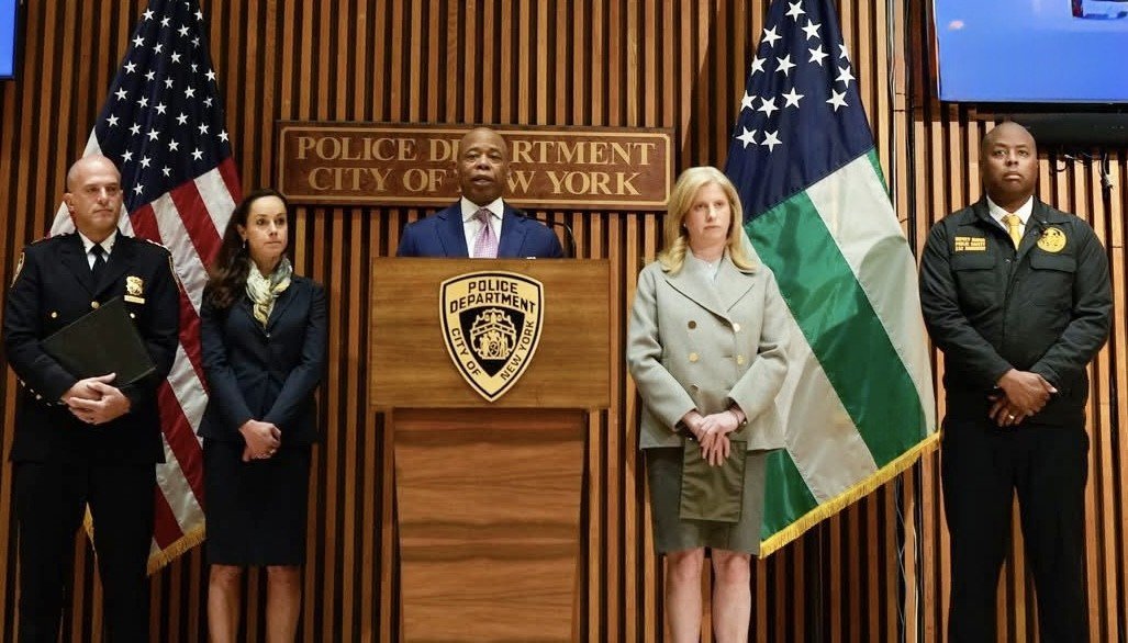 New York Belediye Başkanı Eric Adams, bu hafta sonu Manhattan’da
