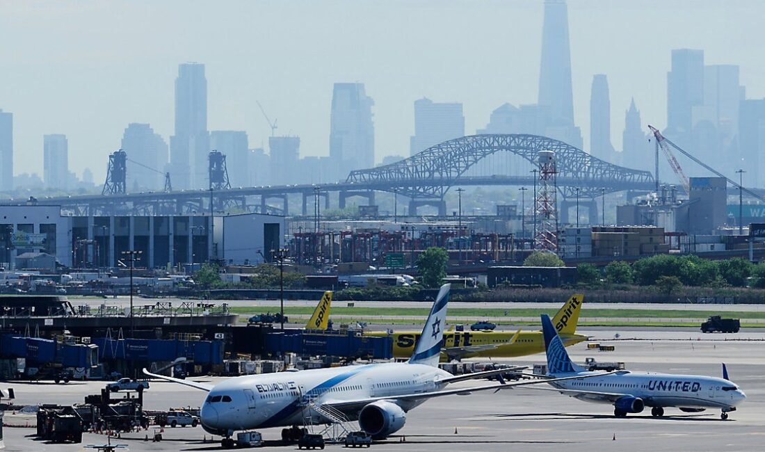 Türk USA News New Jersy Newark Liberty Uluslararası Havalimanı’ndaki üç