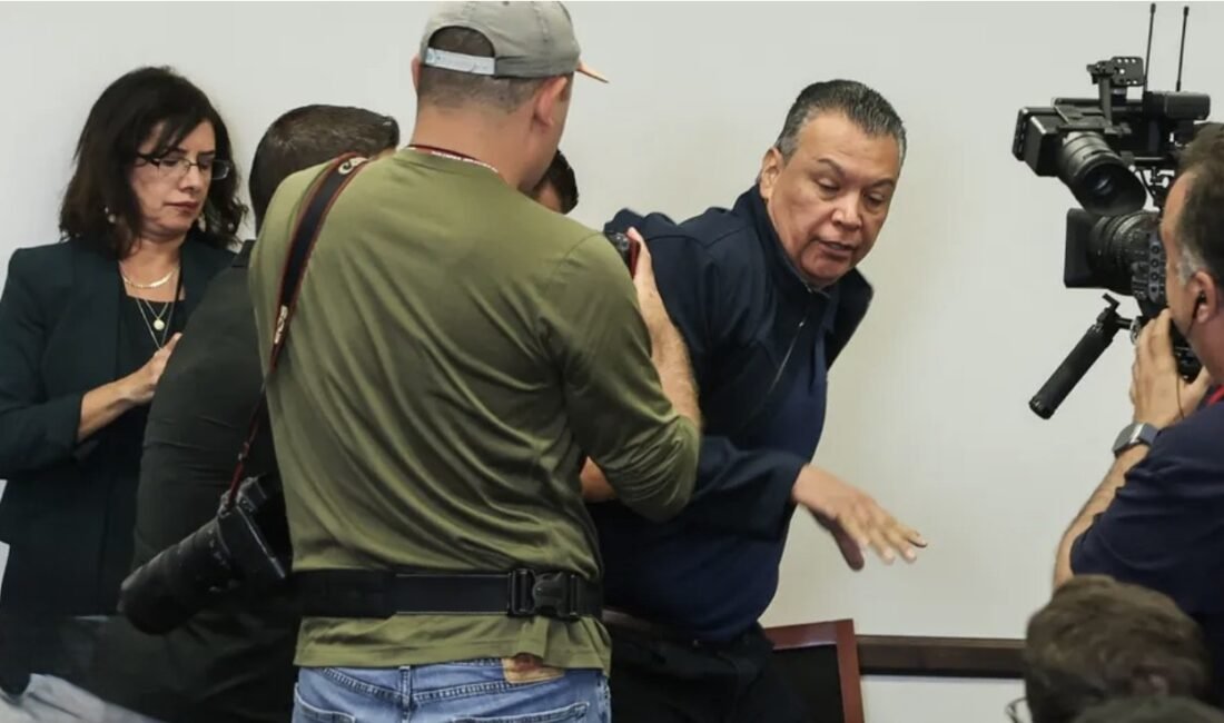 LOS ANGELES — Kaliforniya Senatörü Alex Padilla’nın, ABD İç Güvenlik Bakanı