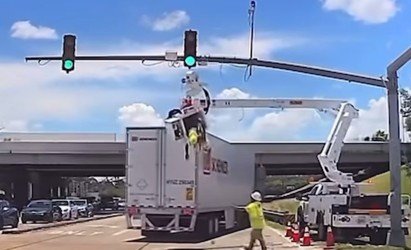 LOUISIANA – ABD’nin Louisiana eyaletinde meydana gelen trafik kazasında, trafik