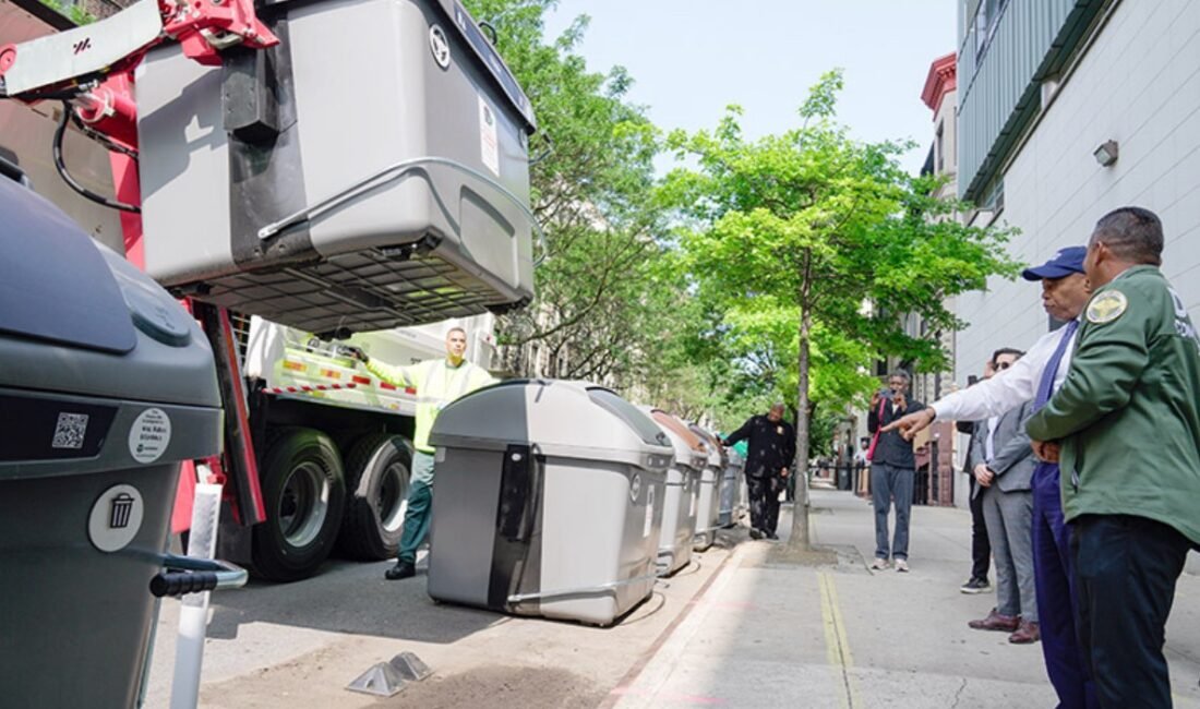 NEW YORK – New York Belediye Başkanı Eric Adams ve