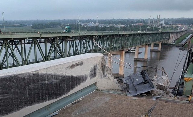 ABD`nin Daleware eyaletinde Cuma sabahı erken saatlerde Delaware Memorial Köprüsü’nde