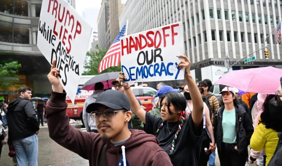 New York - Başkan Donald Trump ve yönetiminin “artan otoriter