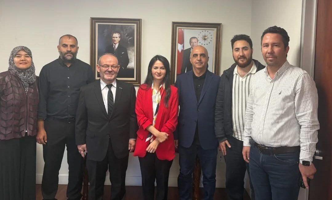 LOS ANGELES – MÜSİAD Kaliforniya Temsilcisi Hasan Albasan ve beraberindeki