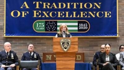 New York Polis Teşkilatı (NYPD), bugün Polis İletişim Teknisyenleri (Police