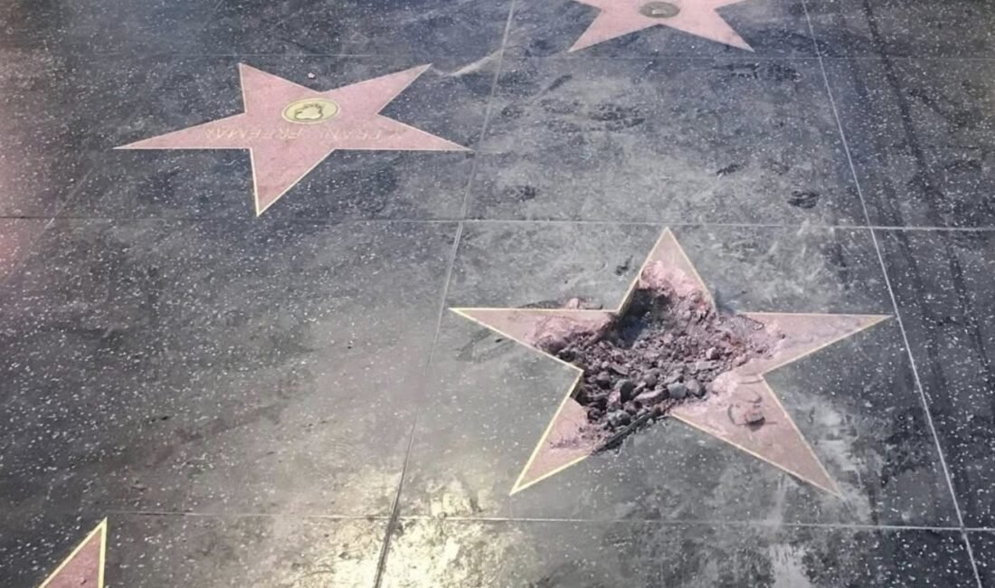 ABD’nin Kaliforniya eyaletinin Los Angeles kentinde, Hollywood Bulvarı üzerinde bulunan