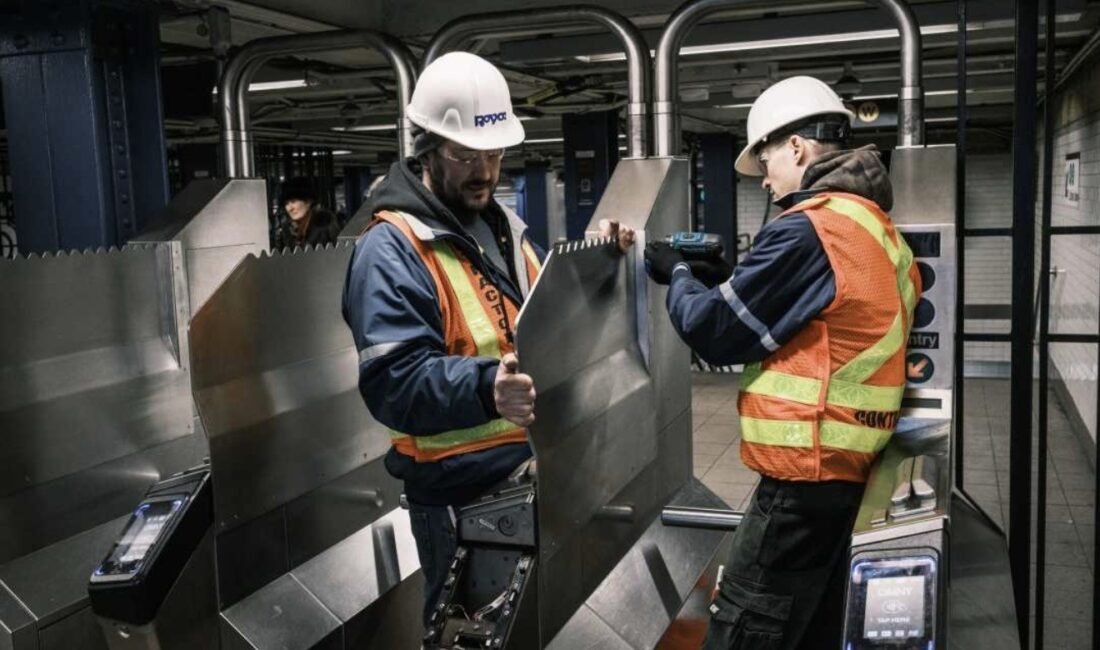 New York’un Manhattan bölgesindeki Broadway–Lafayette metro istasyonunda yaşanan bilet kaçakçılığı