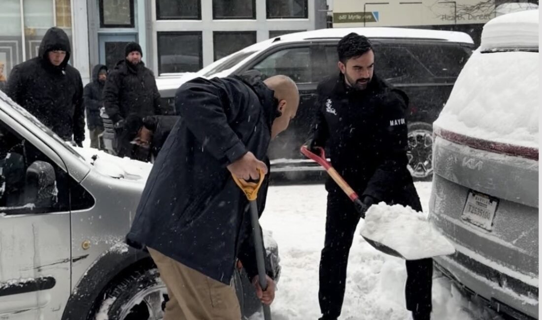 New York’u etkisi altına alan yoğun kar yağışı, şehir genelinde