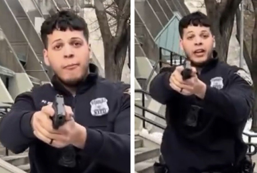 New York - Görüntülerde, kalabalık bir sokakta iki gencin polisle