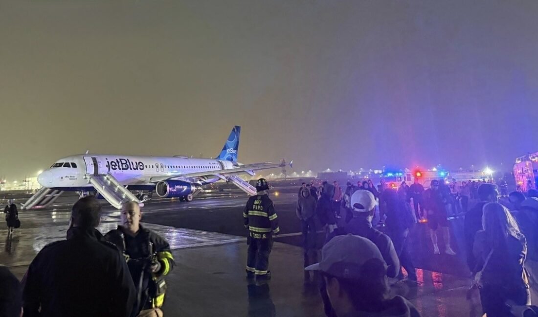 ABD - JetBlue Airways’e ait bir yolcu uçağı, kalkıştan kısa