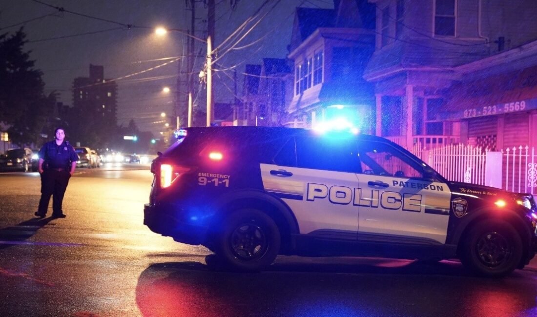 New Jersey eyaletinin Paterson şehrinde görev yapan Paterson Police Department ekipleri, kamu