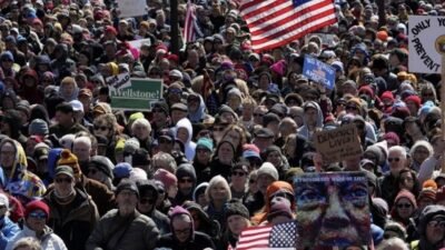 Donald Trump yönetiminin politikalarına karşı milyonlarca Amerikalı, ülke genelinde sokaklara