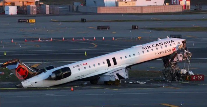 ABD’nin New York City kentindeki LaGuardia Havalimanı’nda meydana gelen ve iki pilotun hayatını