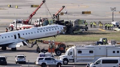 NEW YORK - Pazar günü LaGuardia Havalimanı’nda bir Air Canada