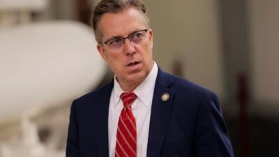 Amerika Birleşik Devletleri Temsilciler Meclisi Üyesi Andy Ogles’in New York’ta engellen