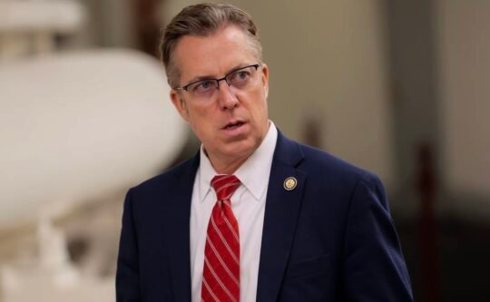 Amerika Birleşik Devletleri Temsilciler Meclisi Üyesi Andy Ogles’in New York’ta engellen