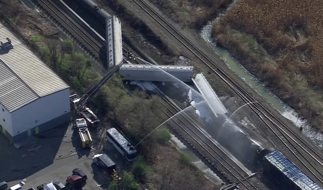 ABD’nin New Jersey eyaletine bağlı North Bergen bölgesinde meydana gelen tren kazası, kısa süreli