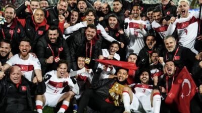 2002 yılında 2002 FIFA Dünya Kupası’nda tarih yazan Türkiye, aradan
