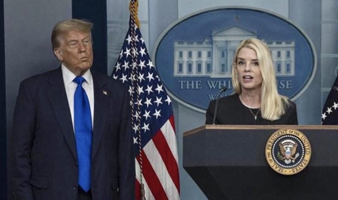 ABD Başkanı Donald Trump'ın, ABD Adalet Bakanı Pam Bondi’nin Jeffrey