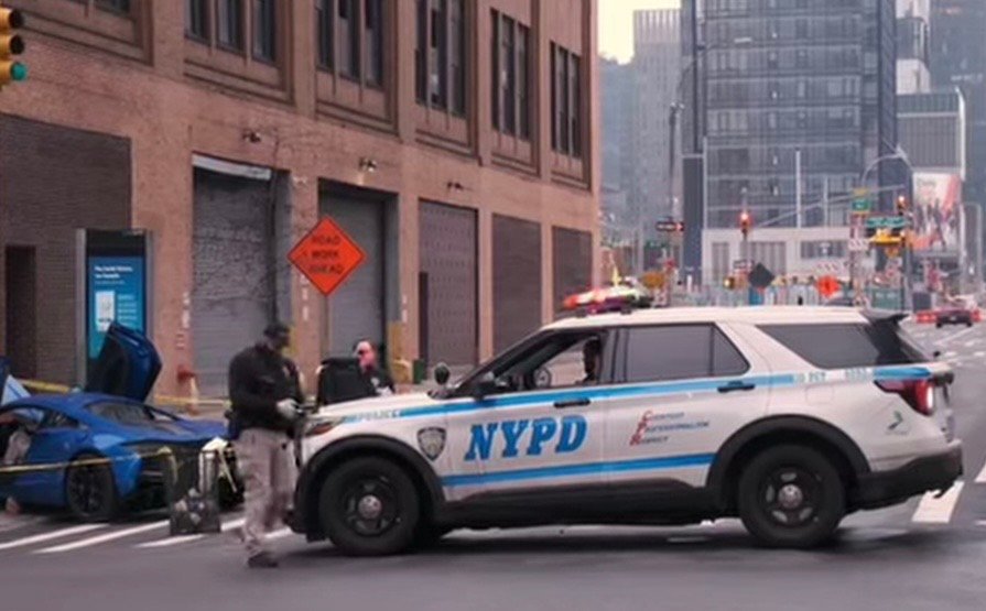 ABD’nin New York City kentinde, Manhattan bölgesinde bulunan Batı 43. Cadde’deki bir otoparkta lüks