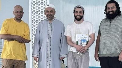 ABD’nin Connecticut eyaletinde faaliyet gösteren New Haven Diyanet Camii’nde anlamlı bir ihtida töreni gerçekleştirildi.