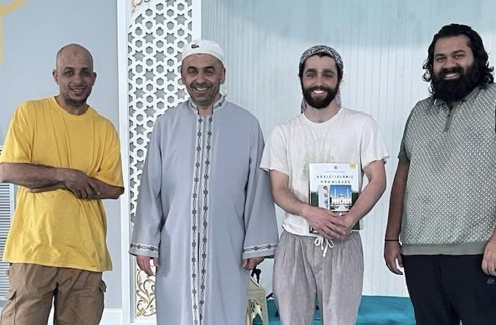 ABD’nin Connecticut eyaletinde faaliyet gösteren New Haven Diyanet Camii’nde anlamlı bir ihtida töreni gerçekleştirildi.