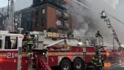 ABD’nin New York City kentinde Pazar sabahı çıkan yangın paniğe neden oldu. Chelsea semtinde