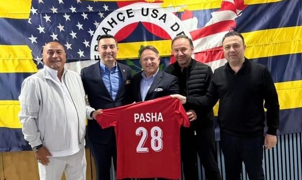 Giresunlu Salih Şahan, Manhattan’daki Fenerbahçe USA Derneği binasında düzenlenen buluşmada