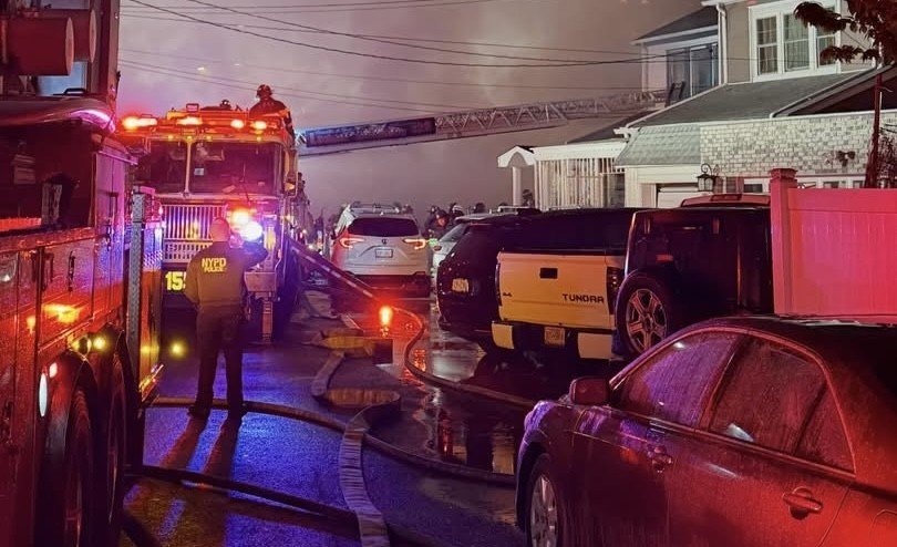 New York City’nin Queens bölgesinde meydana gelen şiddetli patlama, gece