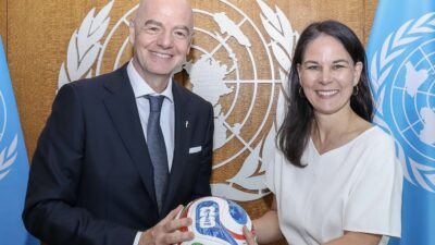 Gianni Infantino, New York’ta Annalena Baerbock ile bir araya gelerek,