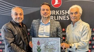 İbrahim Yazıcı ile Gürer Aykal, Turkish Airlines New York Ofisi’nde,