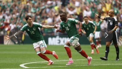 Mexico City Stadı'nda (Estadio Azteca) karşılaşmanın başlamasından 2 saat önce