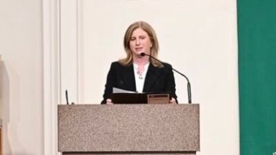 NYPD Komiseri Jessica Tisch, polis memurlarının New York Onur Yürüyüşü’ne