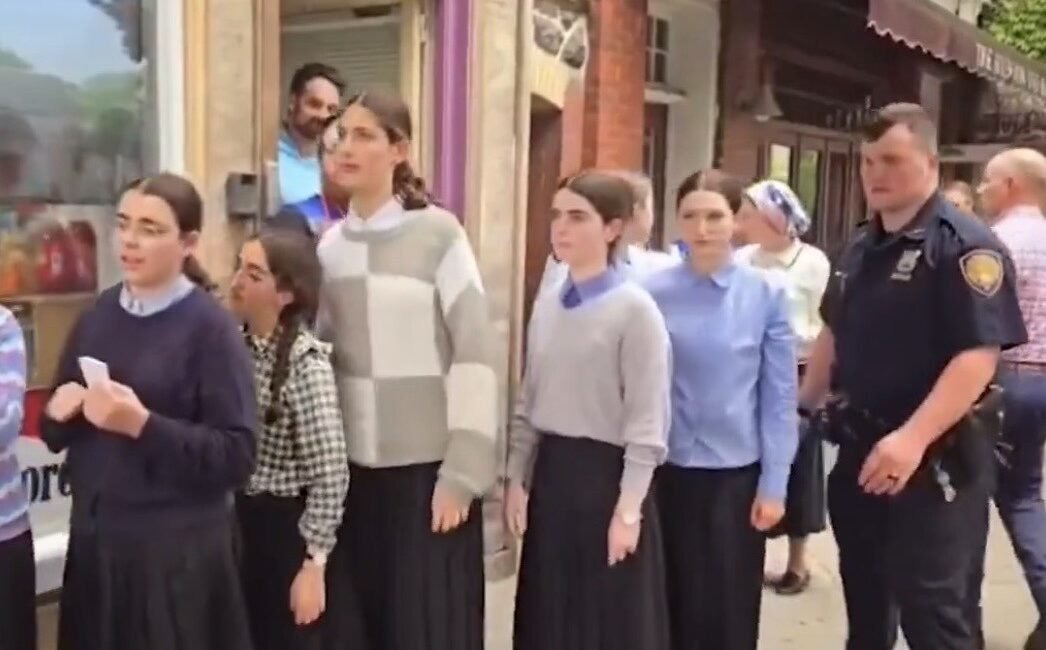 ABD’nin New York kentinde yaşanan sıra dışı olay, hem aileleri