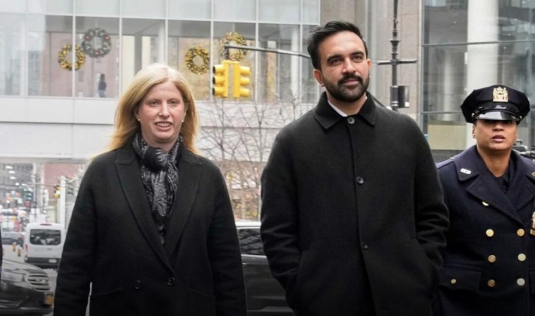 NEW YORK — Bir polis departmanında görevi kötüye kullanma nedeniyle işten