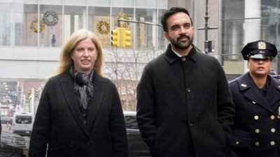 NEW YORK — Bir polis departmanında görevi kötüye kullanma nedeniyle işten