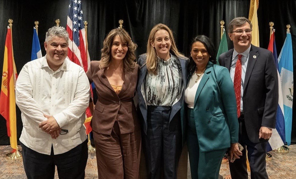 New Jersey’nin 57. Valisi, Demokrat Partili Mikie Sherrill, Hispanik Ticaret