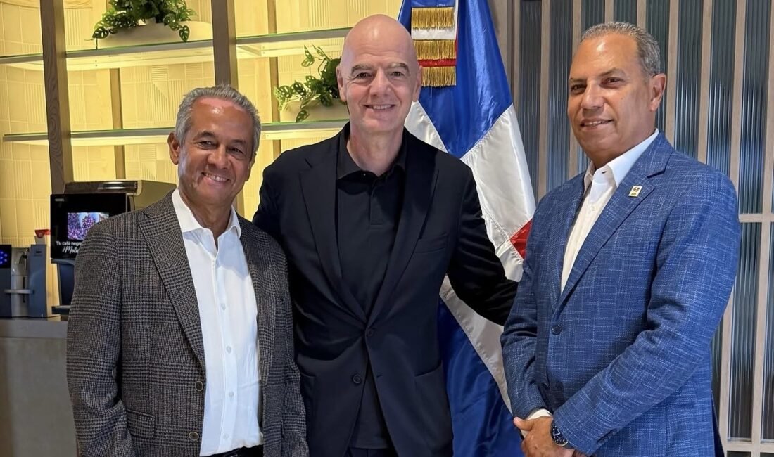 SANTO DOMINGO, DOMİNİK CUMHURİYETİ – FIFA Başkanı Gianni Infantino, futbolun gelişimini desteklemek