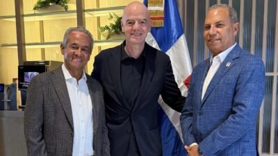 SANTO DOMINGO, DOMİNİK CUMHURİYETİ – FIFA Başkanı Gianni Infantino, futbolun gelişimini desteklemek