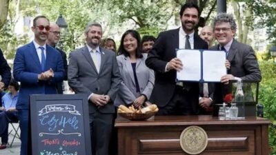 NEW YORK — New Yorklular, bu kış dondurucu soğuklara rağmen