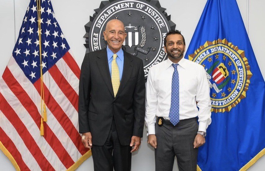 ABD’nin Türkiye Büyükelçisi Tom Barrack, FBI Direktörü Kash Patel ile