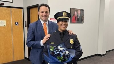 New Jersey’nin Paterson kentinde görev yapan 21 polis mensubunun terfi