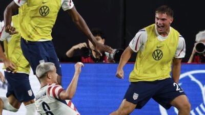 &nbsp; Hasan Çelik / TÜRK USA NEWS Cavan Sullivan, 17