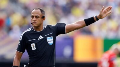 Dünya Kupası’nda yönettiği kritik karşılaşmalarla Amerikan futbol tarihine adını yazdıran